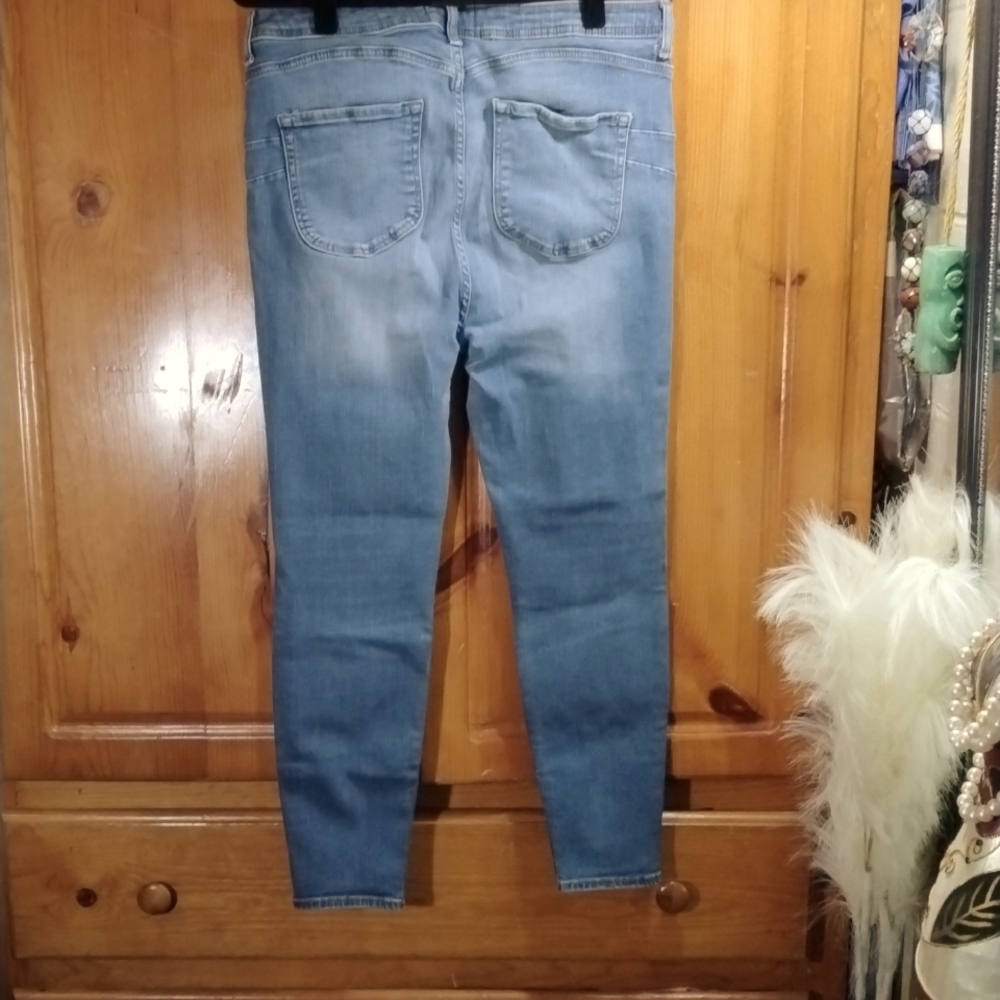 Jeans - Picture 2 of 3